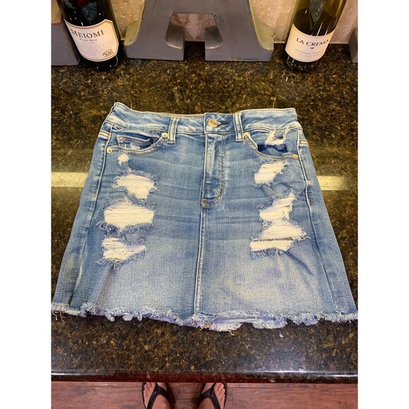 American Eagle Next Level Stretch Miniskirt Distressed Medium Wash Size 4 EUC - Picture 1 of 8